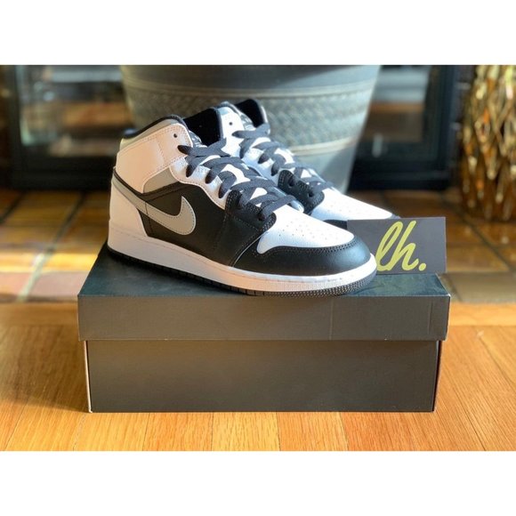 Size 7y Air Jordan 1 Mid - Picture 4 of 5